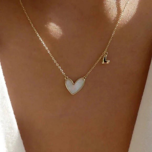 Jewelry - Heart Charm Necklace Golden